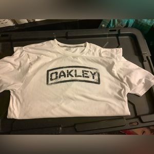 Oakley White Tshirt XL